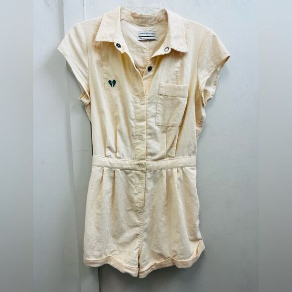 URBAN OUTFITTERS quinn
SHORTIE ROMPER; Size Medium; Like New - Picture 4 of 8